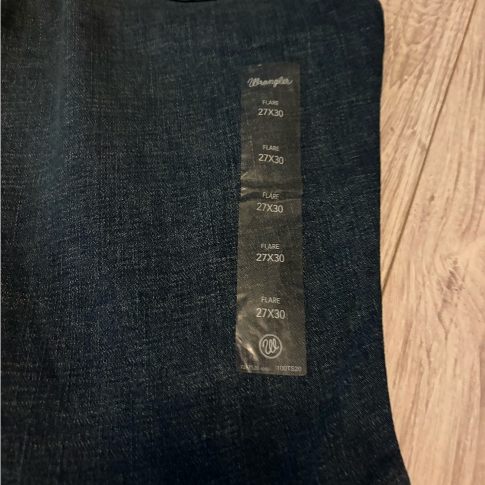 Wrangler Retro Flare Jeans Dark Wash 27x30 New With Tags - Picture 4 of 4